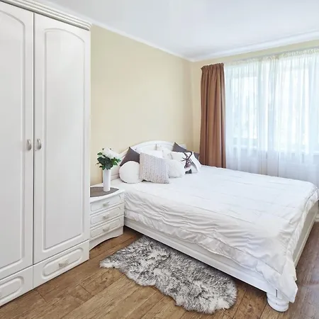 Comfort 3-room With Forest View & 2 Bedrooms Lejlighed Jūrkalne